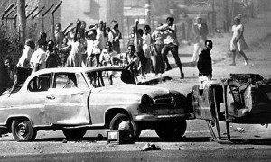 Barrikaden während des Aufstands in Soweto 