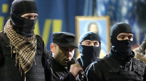 "Die nationale Revolution geht weiter", so der Faschistenführer Dmitri Jarosch vom "Rechten Block" am Freitagabend auf dem Maidan in Kiew