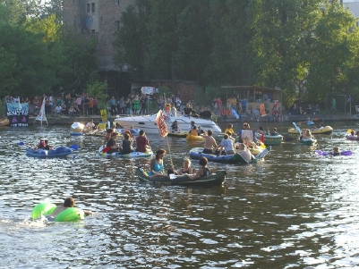 Wasserkampf gegen Miethaie