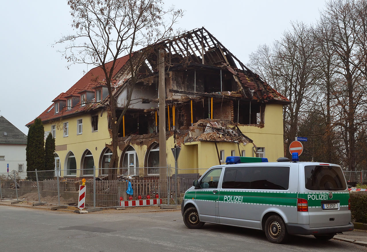 Faschistische Organisationen verbieten, Verfassungsschutz auflösen!