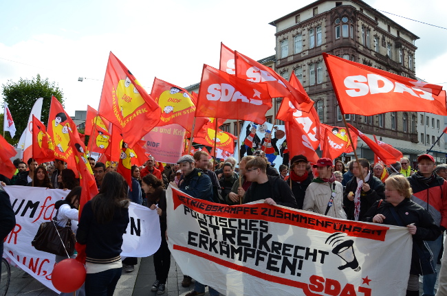 Bochum: 6000 beim UmFAIRteilen-Aktionstag auf der Straße