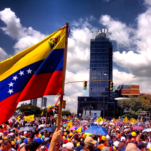 Solidarität mit Venezuela! Stoppt die rechten Aggressoren!