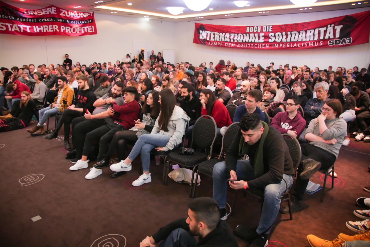 Zehntausende in Berlin gegen Sozialabbau, Kriegspolitik und Kapitalismus!